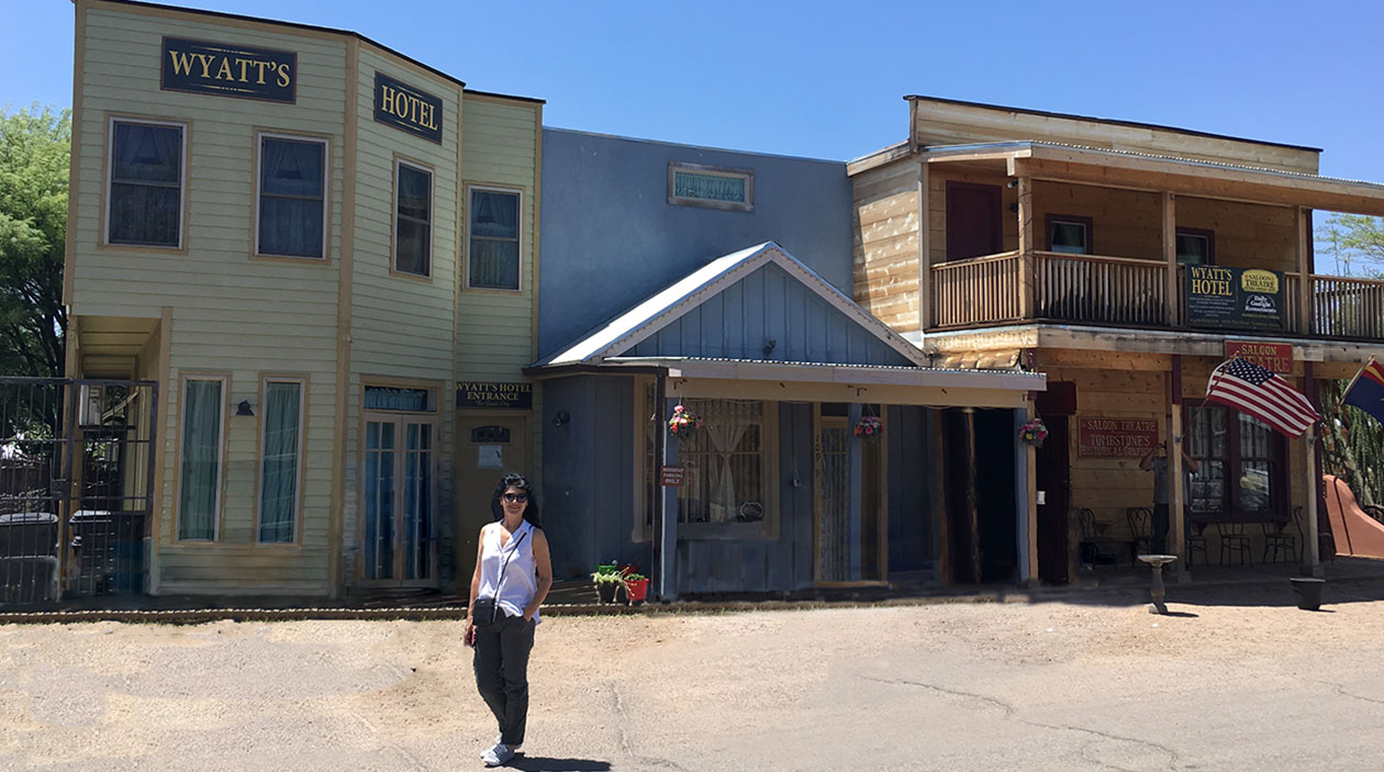 The image of Wyatt's hotel in Tombstone