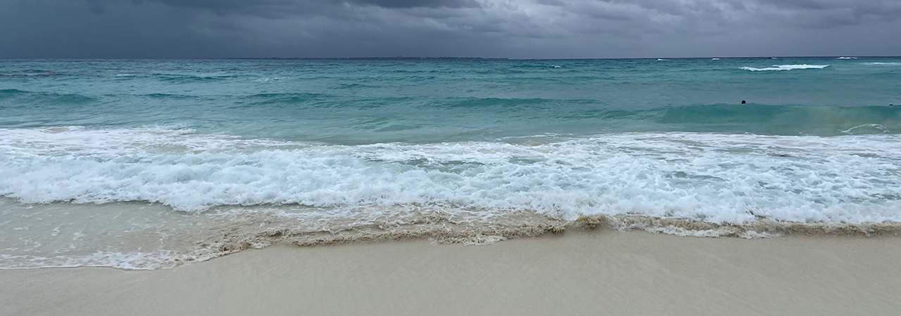 An image of the beach in Cancun