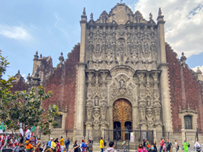 An image of the Metropolitan Cathedral in Mexico City