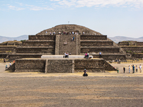 An image of Teotihuacán pyramides from our album