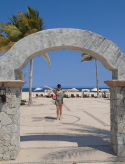 The entrance to the hotel Casa del Mar beach