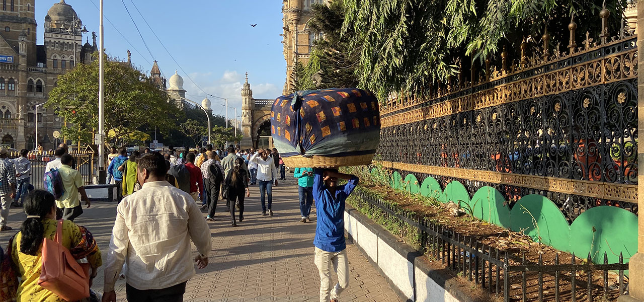 An image from the street of Mumbai