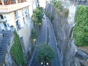 A narrow road in the city of Sorento