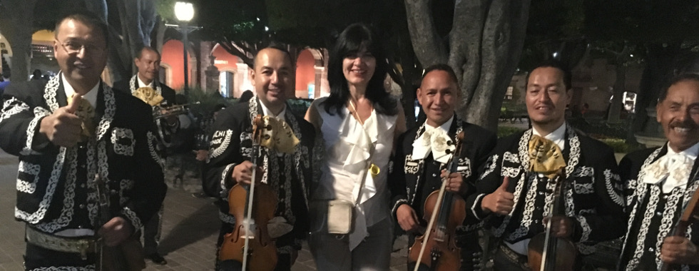 San Miguel de Allende - night time mariachi band
