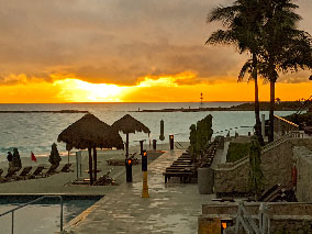 Image from Cancun from our album - sunset on the beach