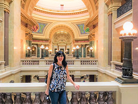 An image of the state capitol in Madison WI