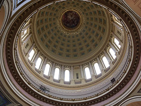 An image of the state capitol in Madison WI