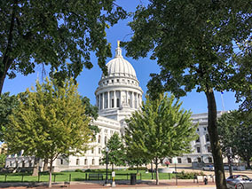 An image of the state capitol in Madison WI