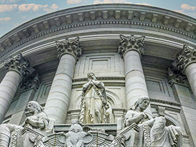 An image of the state capitol in Madison WI